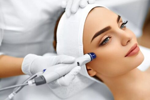 Rejuvenation of the skin with a laser device