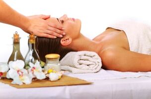 Massage with oils to rejuvenate skin